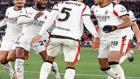 《决定》每日一问：武器装备现代化管理体系的构建解析